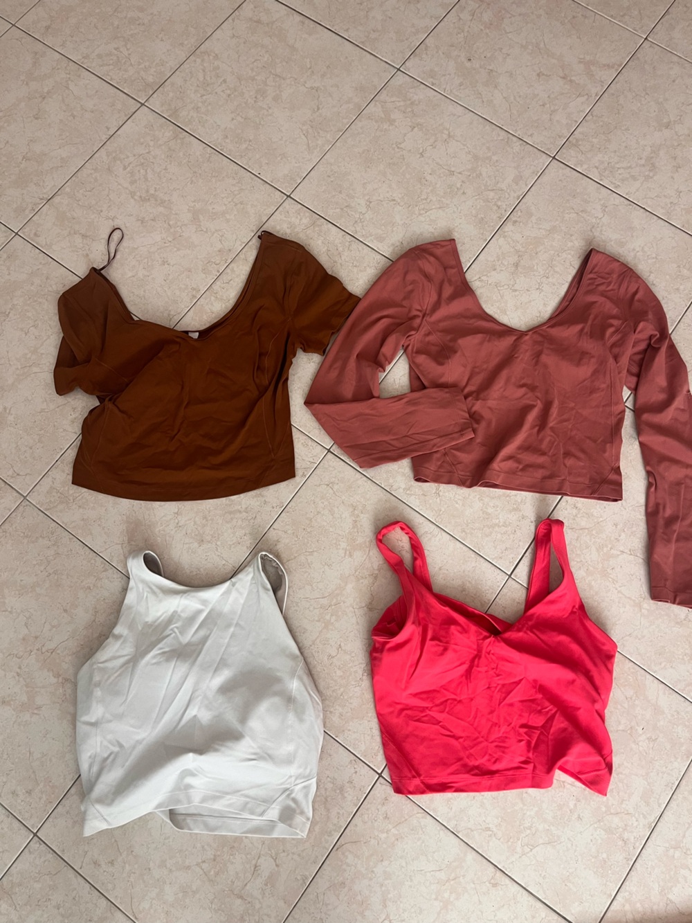 Lululemon bundle size 6&8